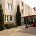 Ibis Arles